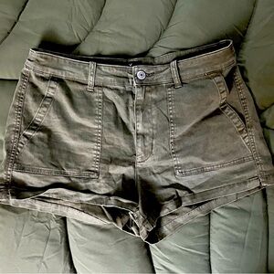 American Eagle Stretch Cargo Shorts